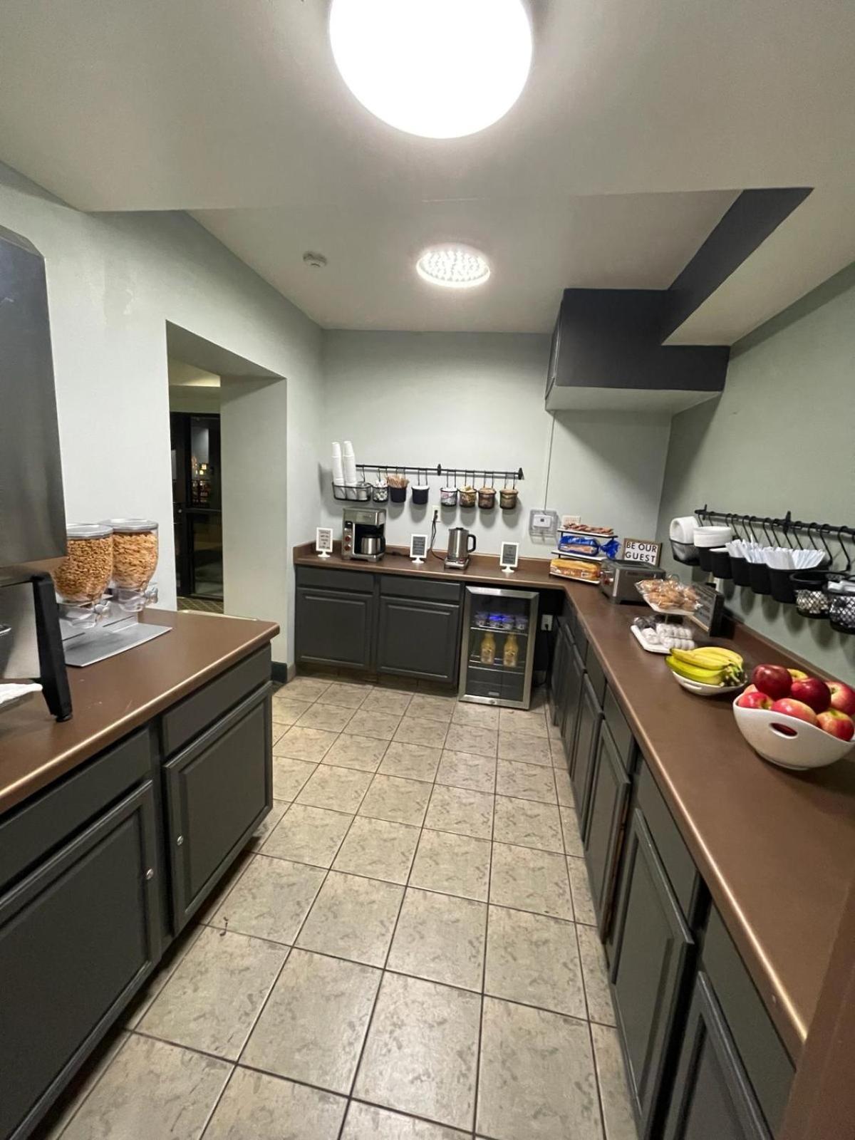 Valued Stay Aloha Мадисон Экстерьер фото